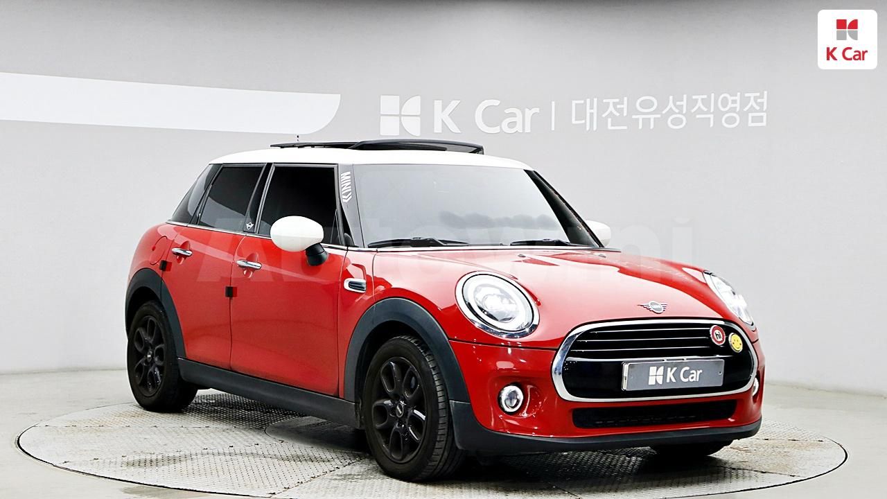 2020 MINI COOPER VIN: WMWXV7109L2M87079