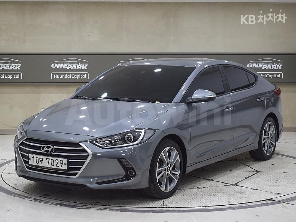 2018 HYUNDAI AVANTE VIN: KMHD641DBJU743914