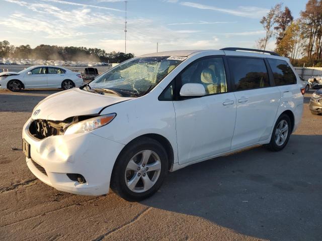 2015 TOYOTA SIENNA LE VIN: 5TDKK3DC9FS548156