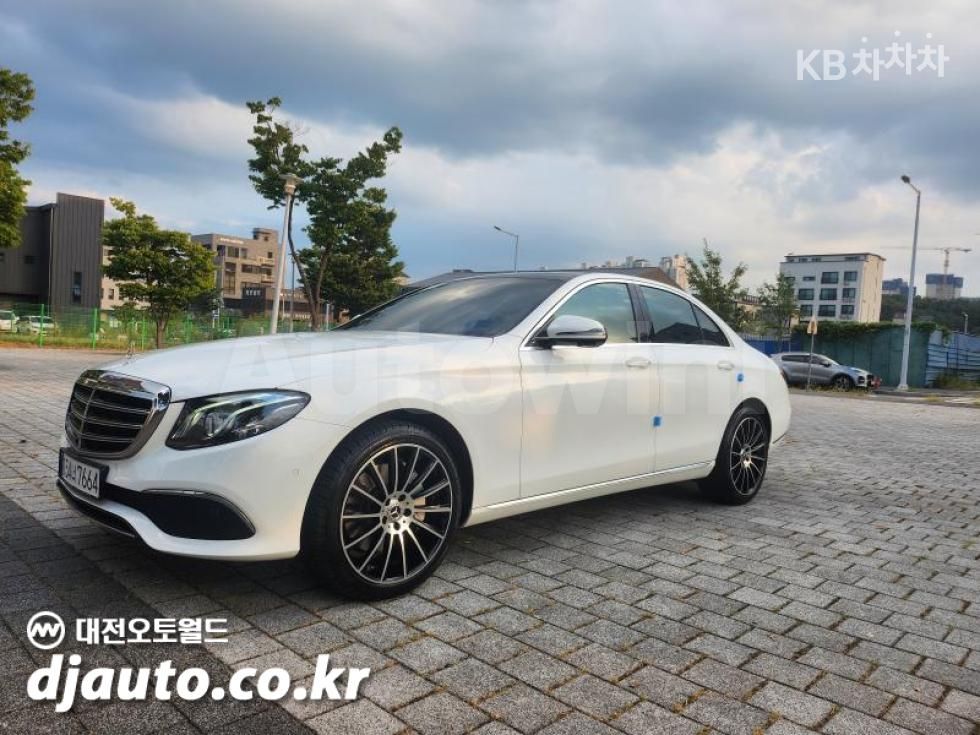 2017 MERCEDES-BENZ E-CLASS VIN: WDDZF4JB3HA071461