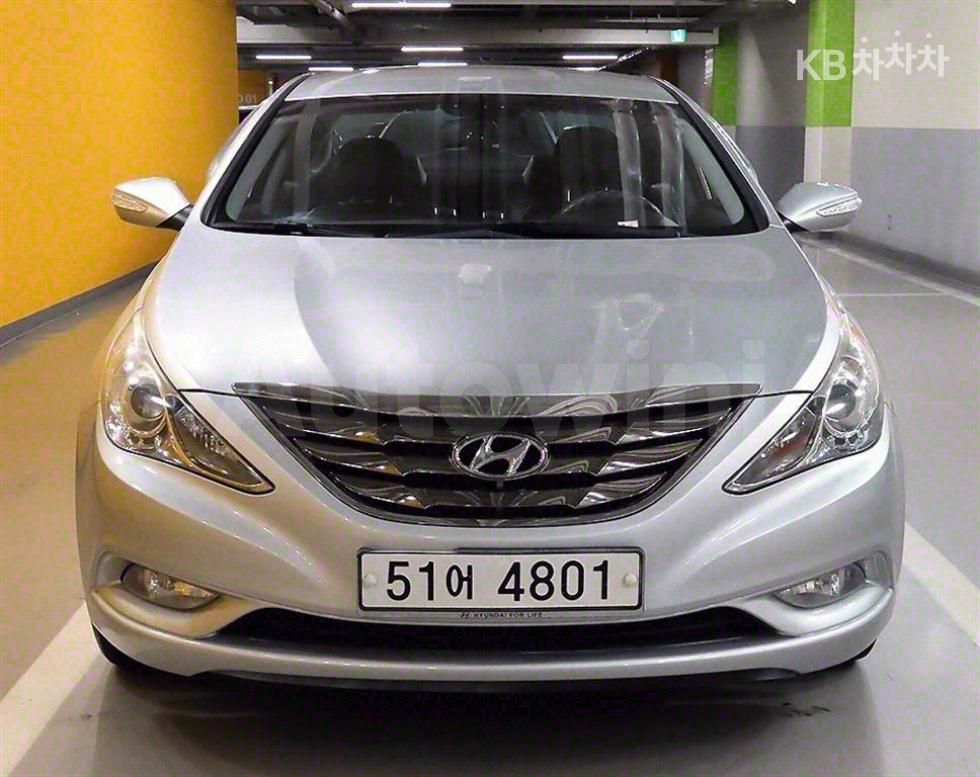 2010 HYUNDAI SONATA VIN: KMHEC41MBAA123661