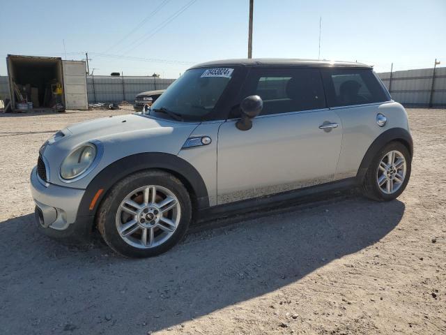 2011 MINI COOPER S VIN: WMWSV3C51BTY11288