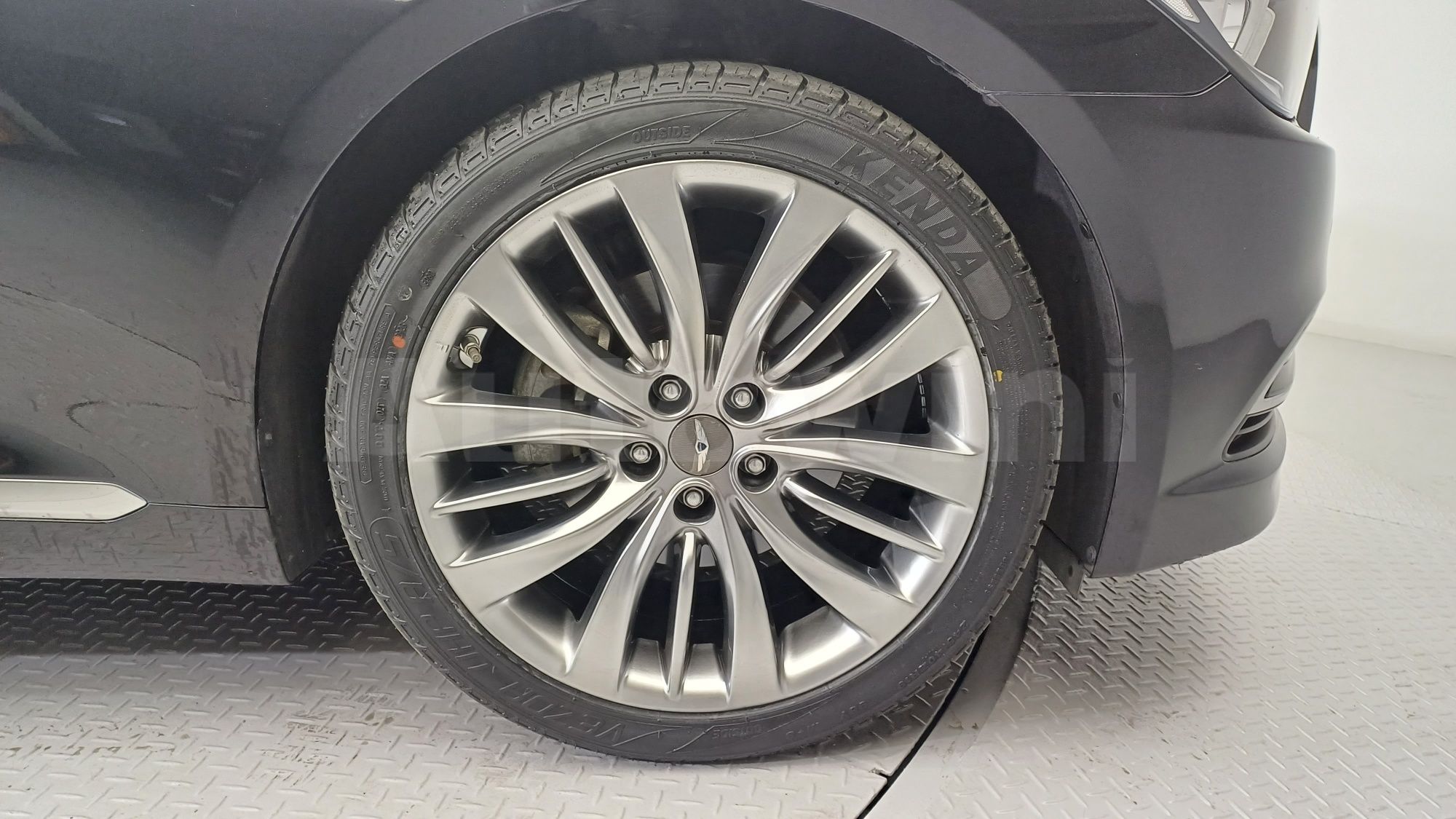 2016 HYUNDAI GENESIS VIN: KMHGM41DBGU146768