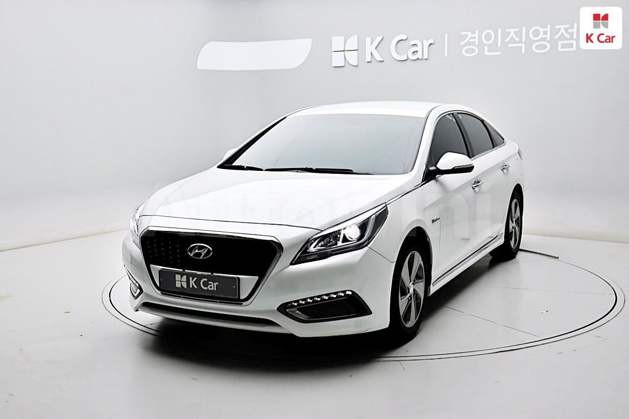 2017 HYUNDAI SONATA VIN: KMHE5411BHA050837