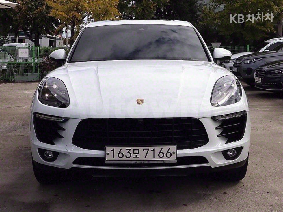 2017 PORSCHE MACAN VIN: WP1AD2959HLB70319