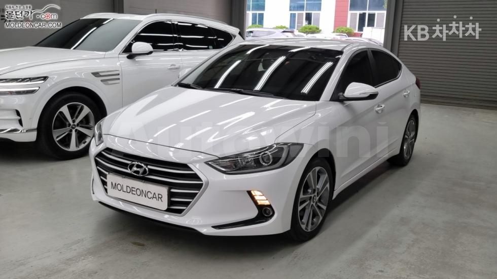 2018 HYUNDAI AVANTE VIN: KMHD641DBJU500347