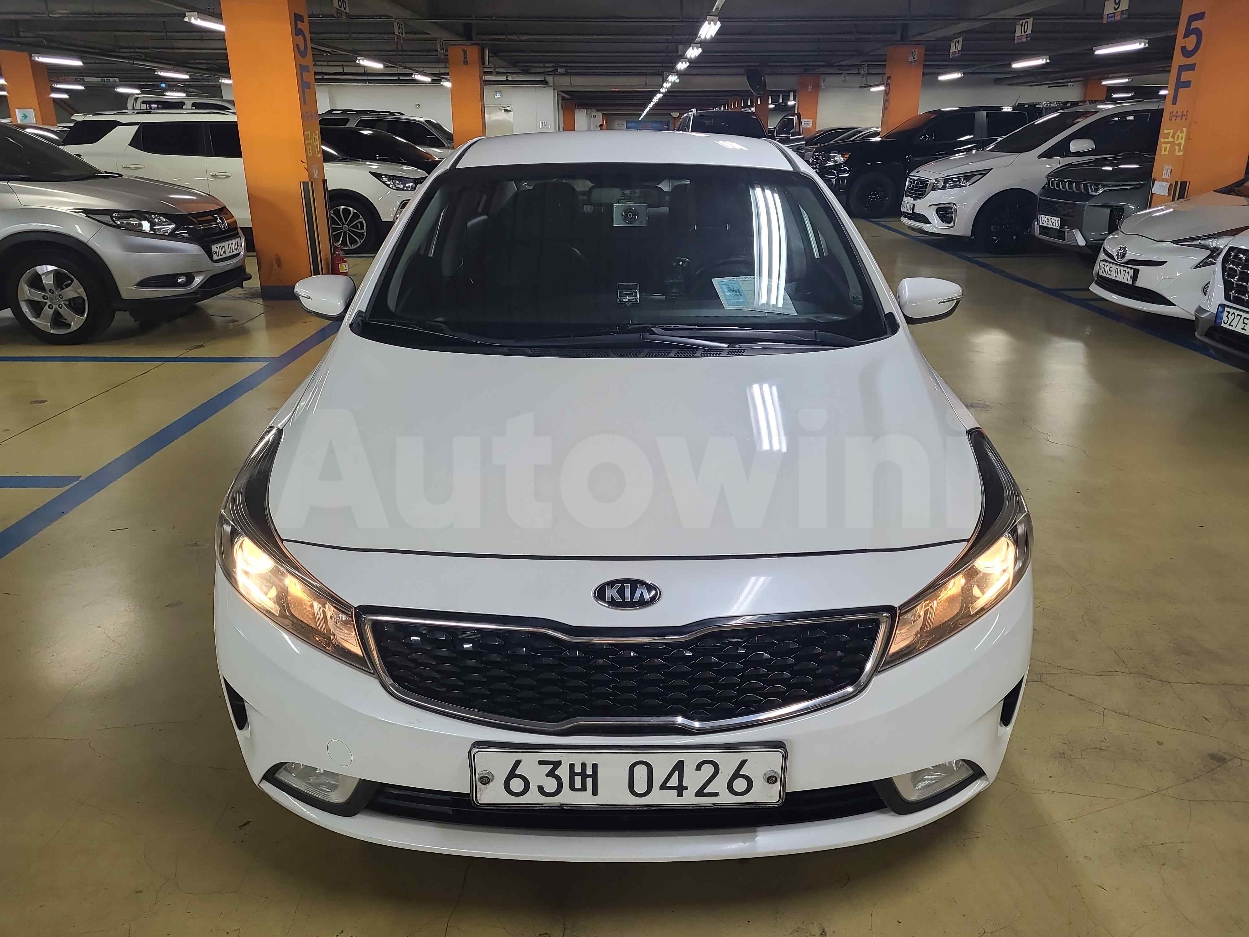 2017 KIA K3 VIN: KNAFJ412BHA956996