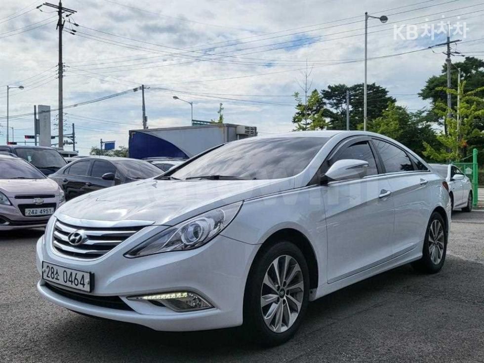 2014 HYUNDAI SONATA VIN: KMHEC41LBEA606299