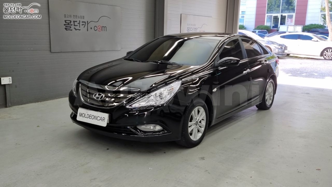 2010 HYUNDAI SONATA VIN: KMHEC41MBAA066357