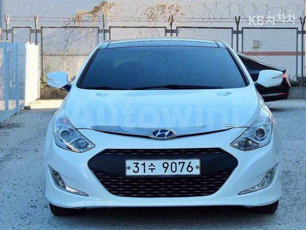 2014 HYUNDAI SONATA VIN: KMHEC415BEA086550
