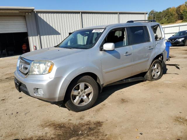 2011 HONDA PILOT EX VIN: 5FNYF3H4XBB045820