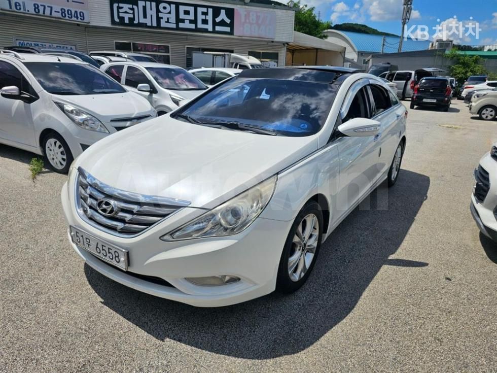 2010 HYUNDAI SONATA VIN: KMHEC41MBAA039494