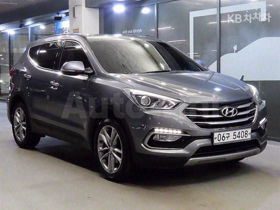 2017 HYUNDAI SANTAFE VIN: KMHSW81XDHU744910
