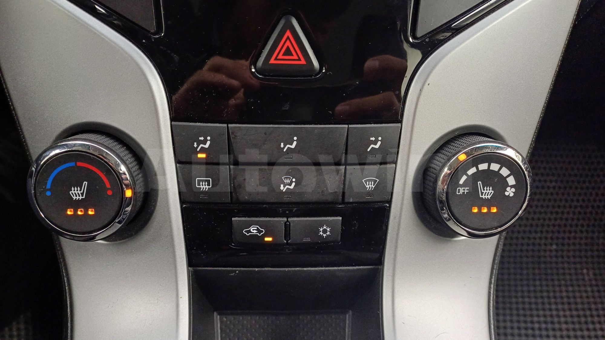 2015 CHEVROLET CRUZE VIN: KLAJA698DFK055018