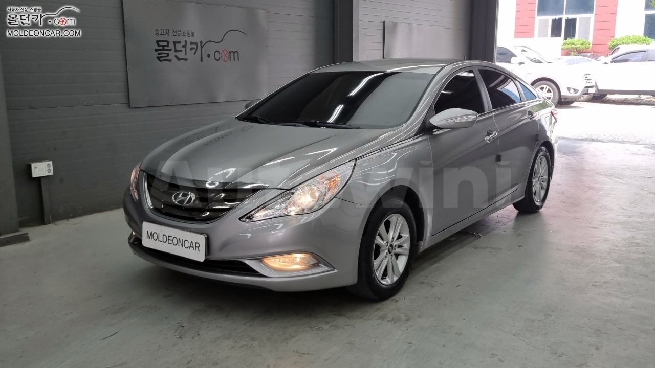 2010 HYUNDAI SONATA VIN: KMHEC41MBAA061716