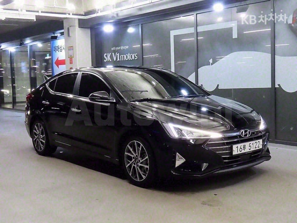 2019 HYUNDAI AVANTE VIN: KMHD041EEKU861186