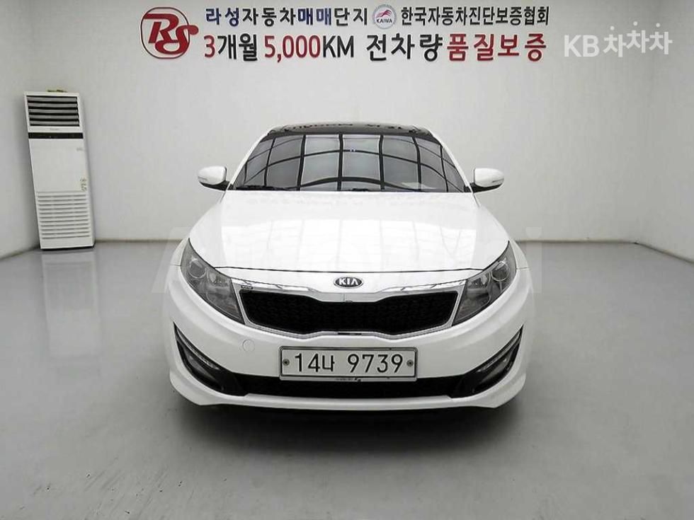 2011 KIA K5 VIN: KNAGN411BBA014206