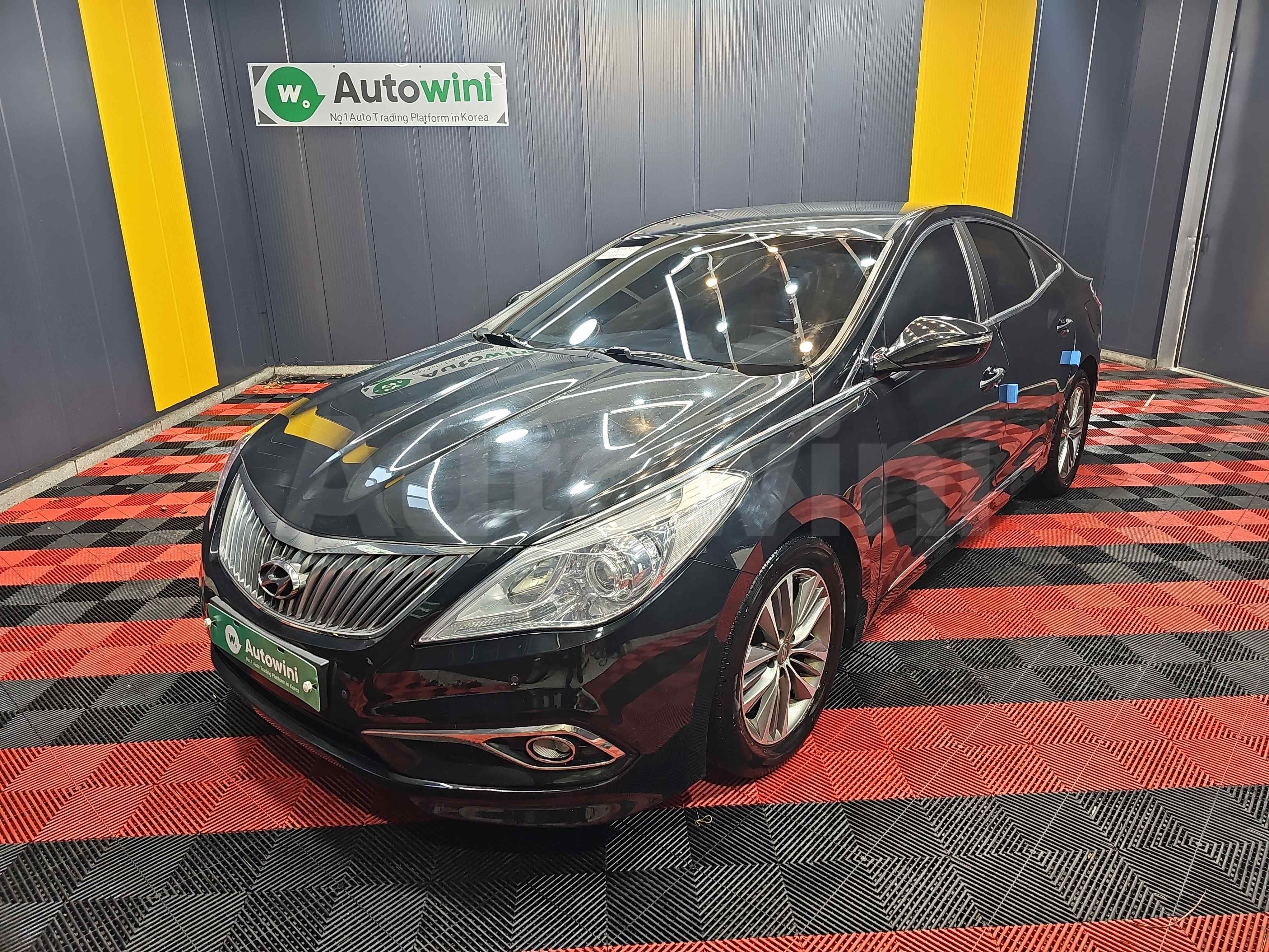 2015 HYUNDAI GRANDEUR VIN: KMHFF41RBFA484790