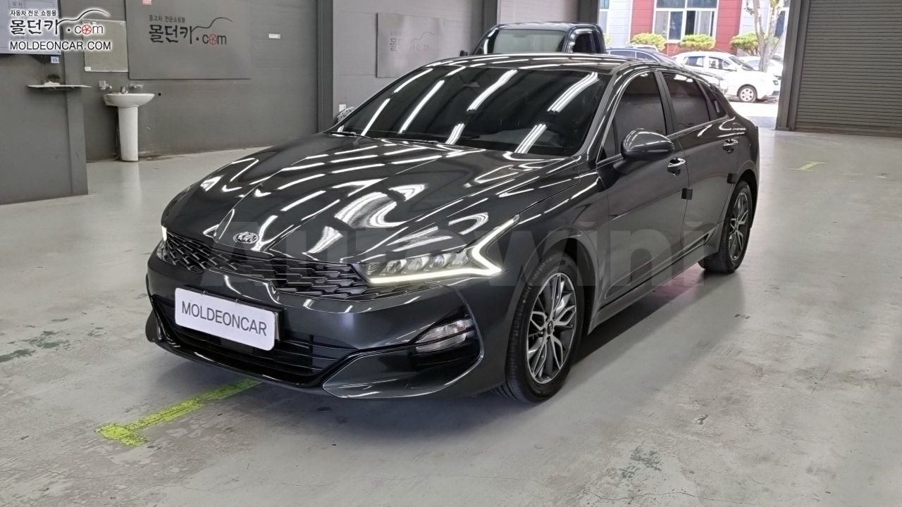 2019 KIA K5 VIN: KNAG241ABLA002001