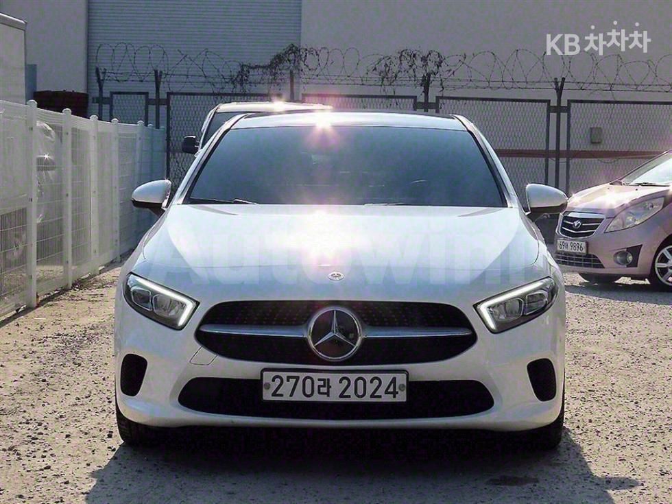 2020 MERCEDES-BENZ A-CLASS VIN: W1K3G4EB5LJ190439
