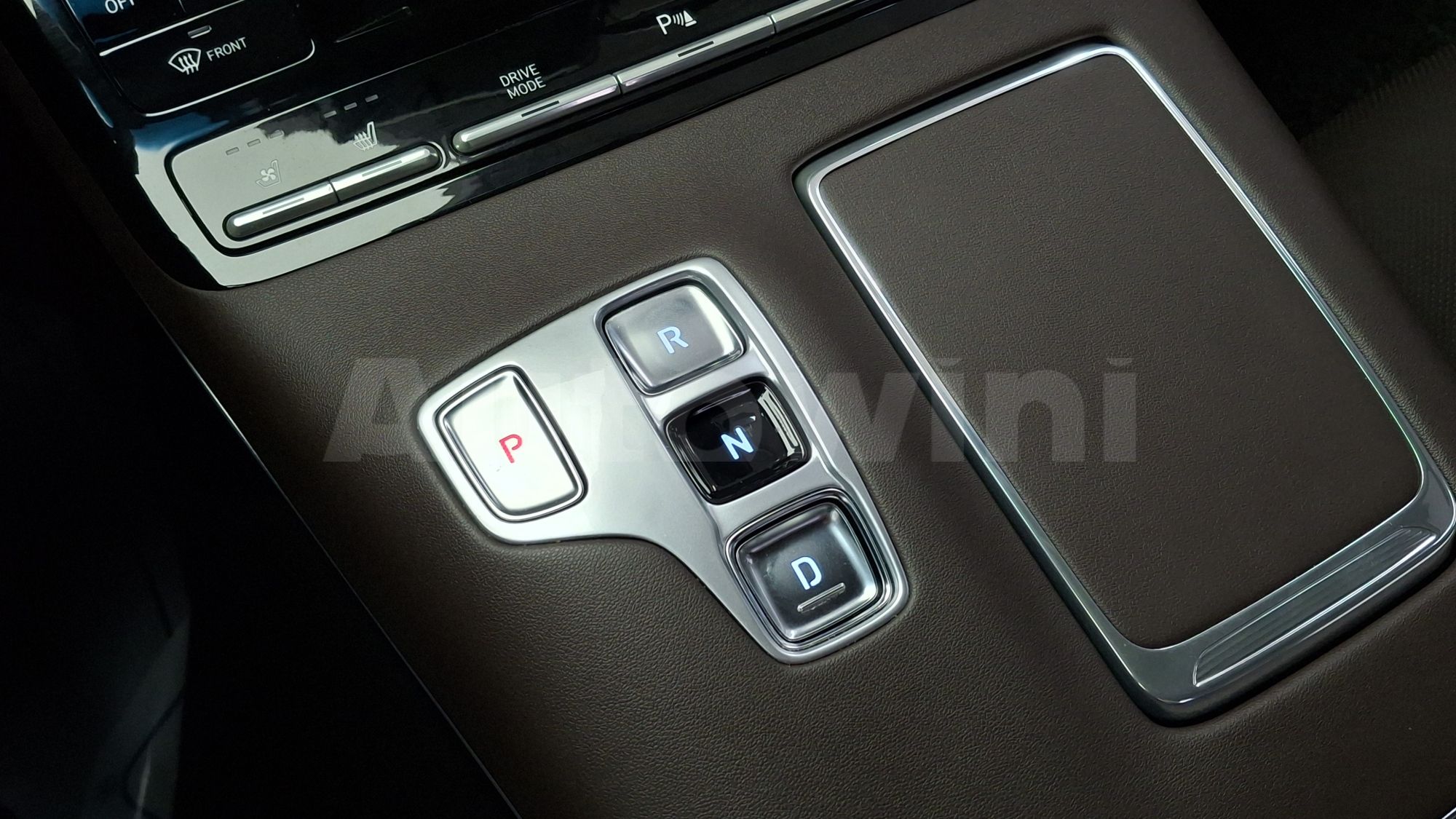 2020 HYUNDAI GRANDEUR VIN: KMHF141GBLA343821