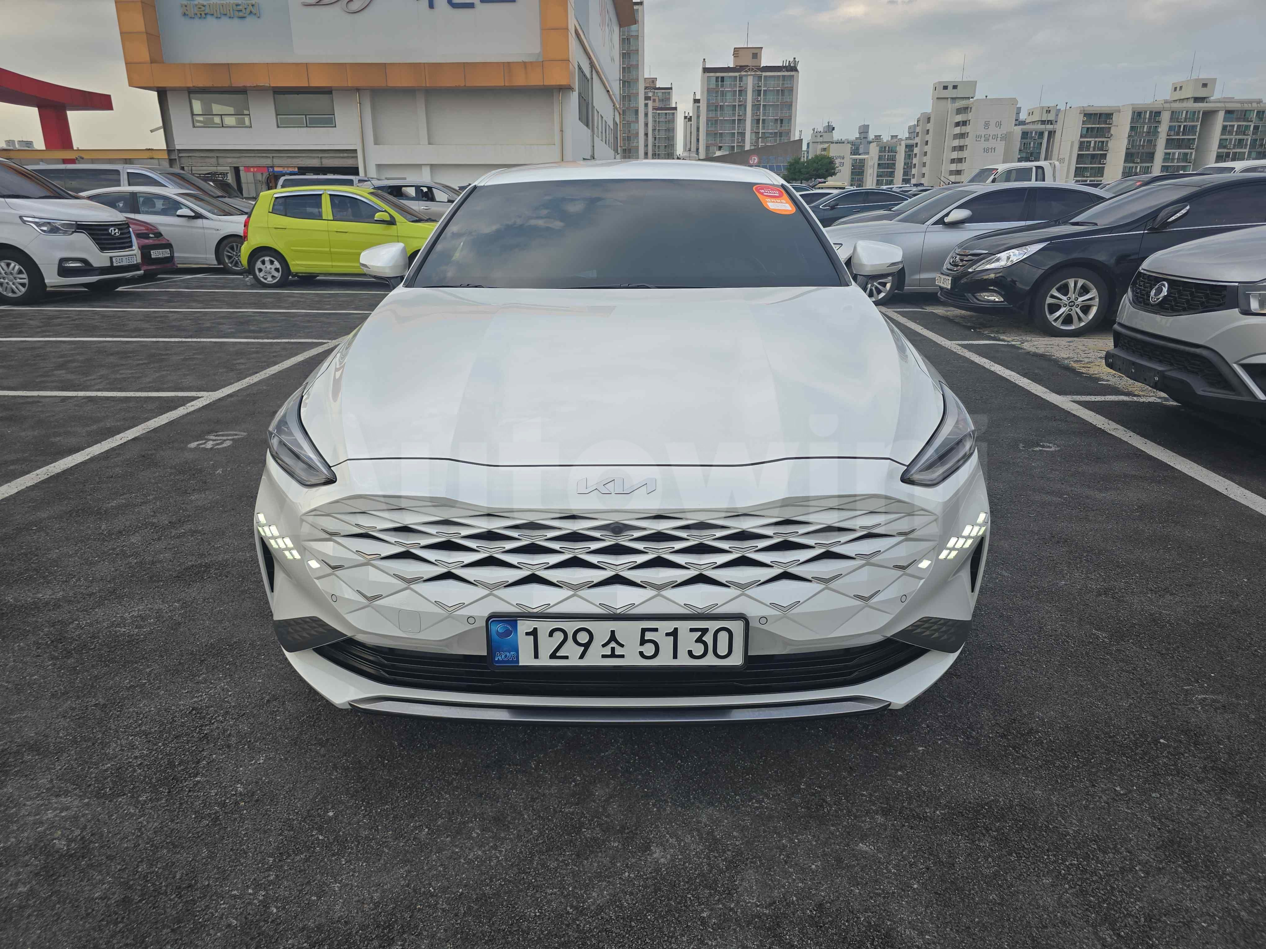 2022 KIA K8 VIN: KNAM241BBNA018515