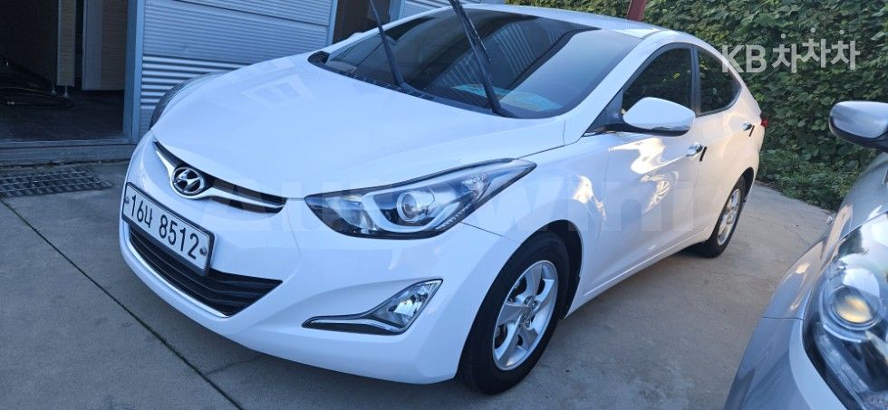 2014 HYUNDAI AVANTE VIN: KMHDG41DBEU958753