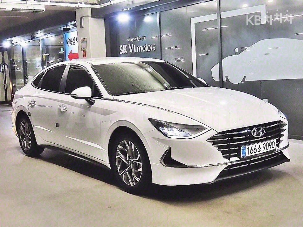 2021 HYUNDAI SONATA VIN: KMHL141EBMA121714